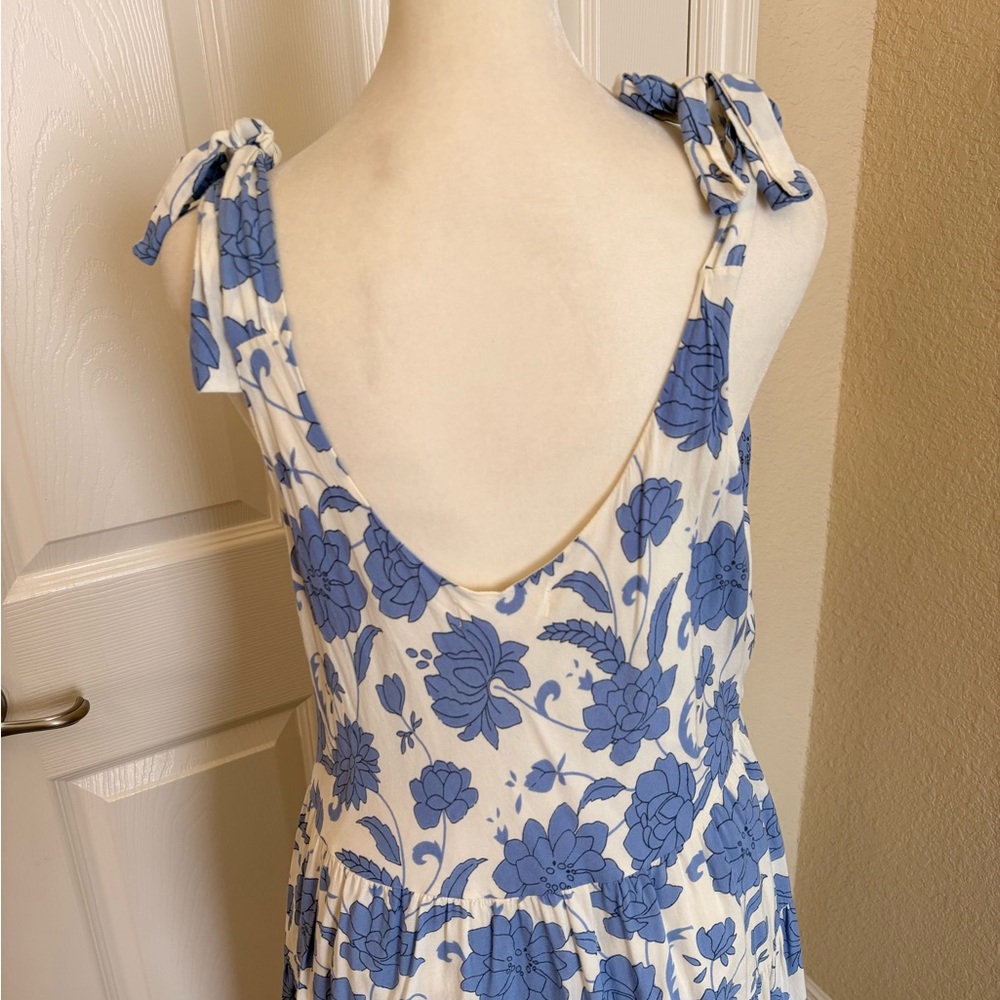 THML Blue and White Floral Dress - Picture 2 of 9